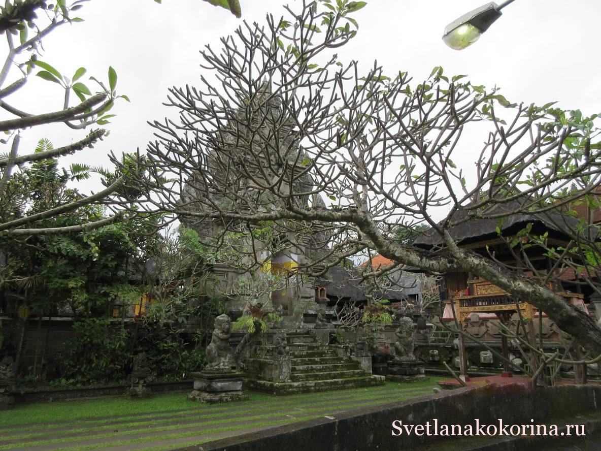 Храм Пура Деса Убуд (Pura Desa Ubud)