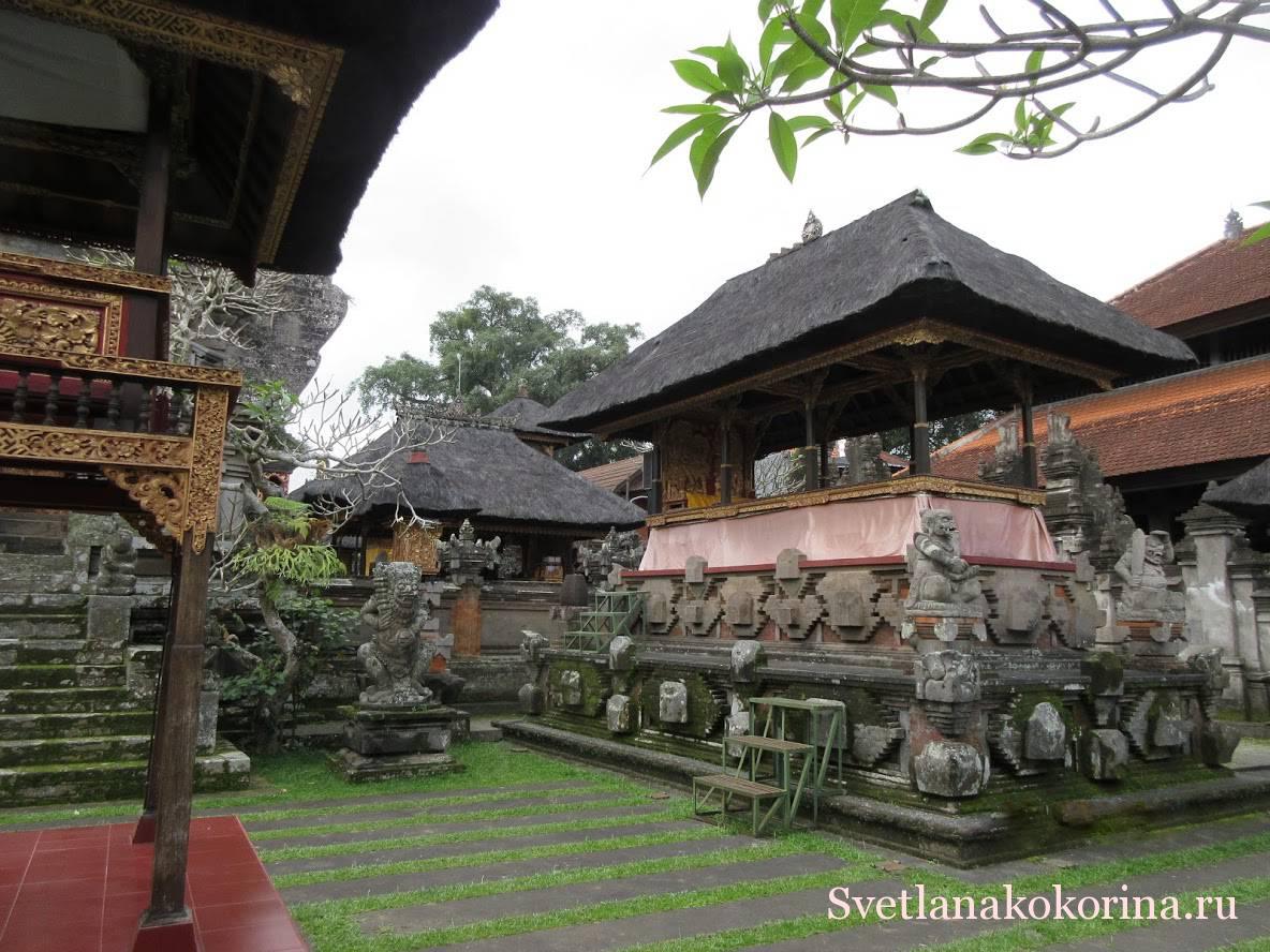 Храм Пура Деса Убуд (Pura Desa Ubud)