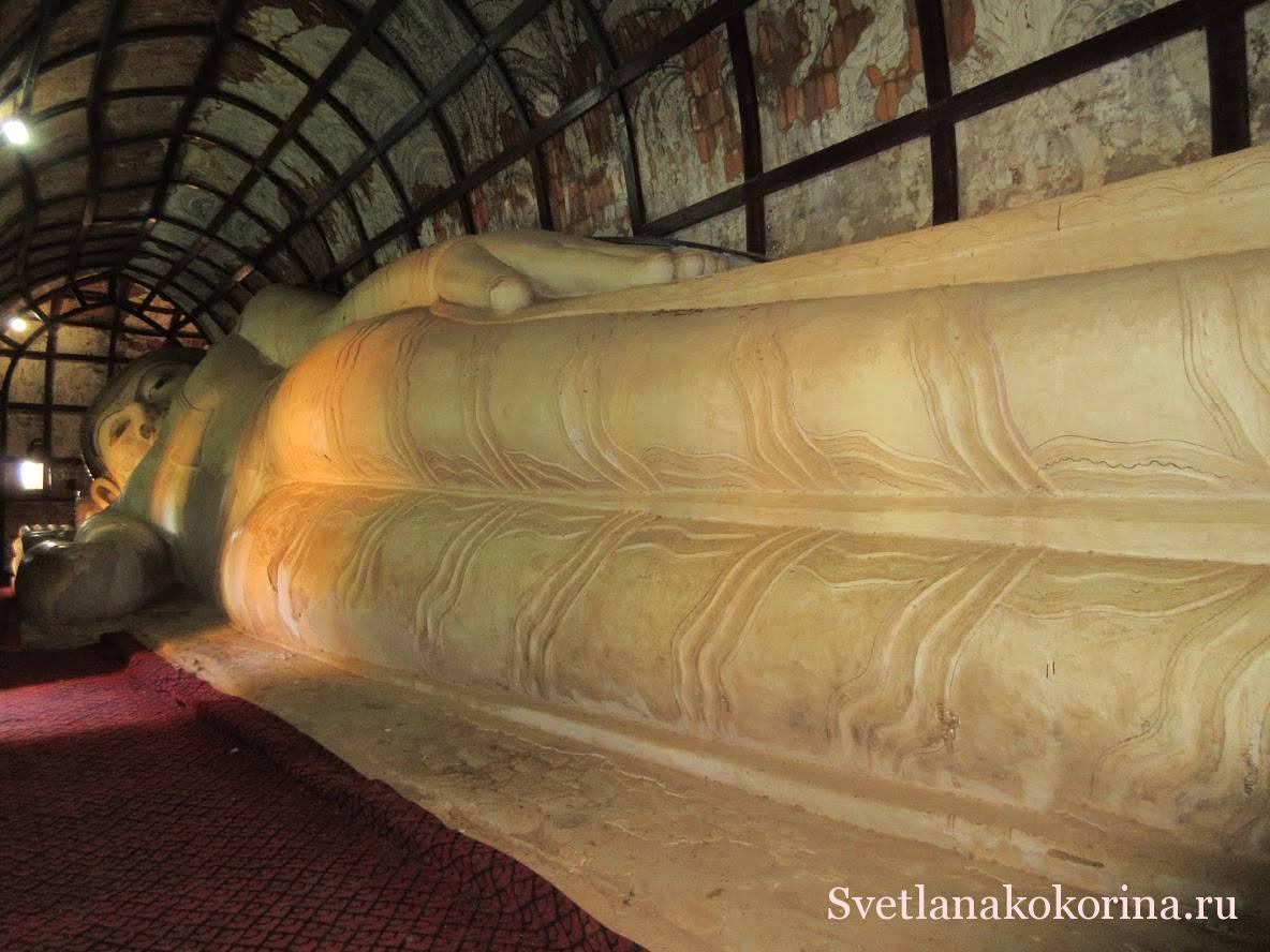 Лежащий Будда в соседнем храме Синбинтальяун